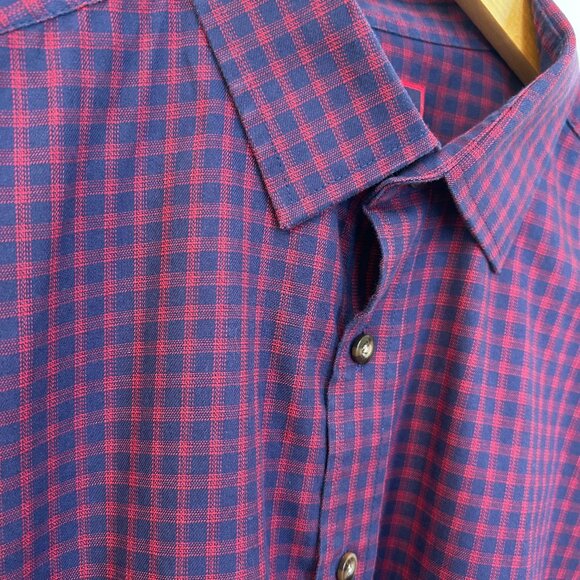 Men's UNTUCKit Medium relaxed fit cotton shirt - Picture 3 of 3